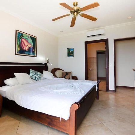 Villa Exquisitely Decorated 5Th-Floor Aerie With Views Of Two Bays In Flamingo Playa Flamingo Esterno foto