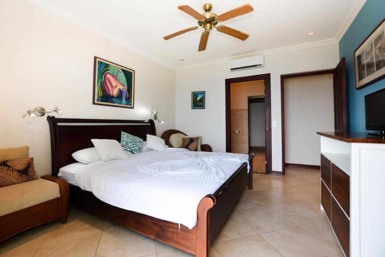 Villa Exquisitely Decorated 5Th-Floor Aerie With Views Of Two Bays In Flamingo Playa Flamingo Esterno foto
