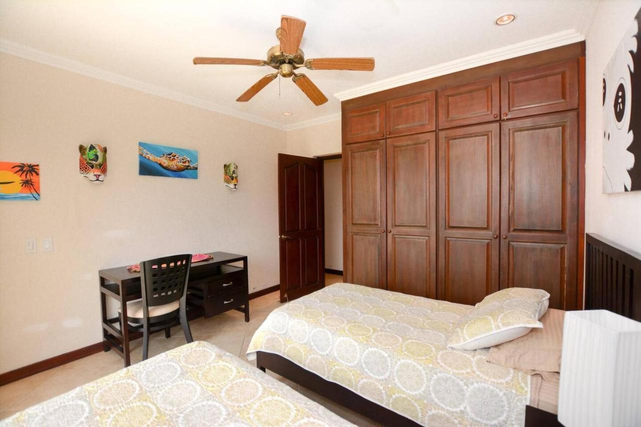 Villa Exquisitely Decorated 5Th-Floor Aerie With Views Of Two Bays In Flamingo Playa Flamingo Esterno foto