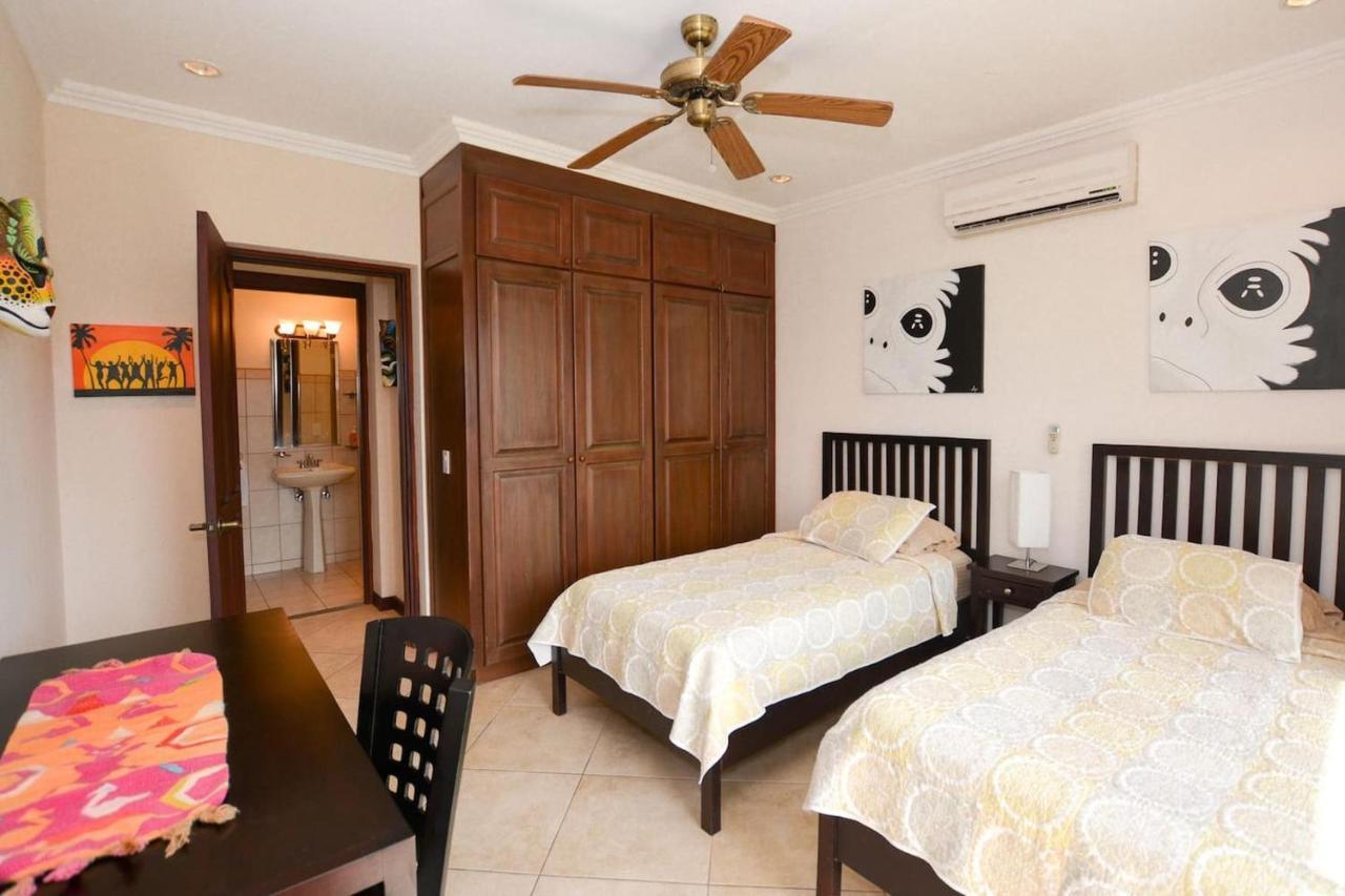 Villa Exquisitely Decorated 5Th-Floor Aerie With Views Of Two Bays In Flamingo Playa Flamingo Esterno foto